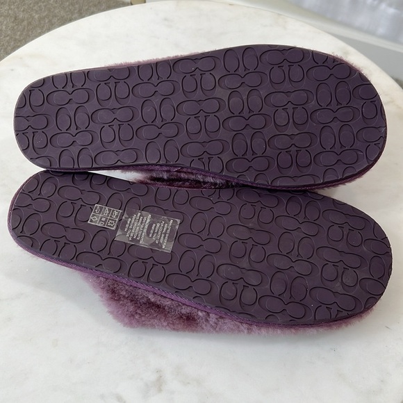 Coach Zennie Sig Light Purple Italian Sheep Fur Slippers Size 7 - Picture 7 of 11